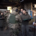 Ucraina, Zelensky in visita a Bakhmut