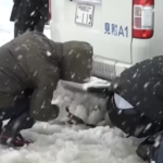 Giappone, forti nevicate: auto bloccate e vittime