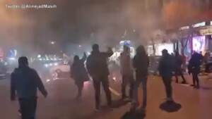 Iran, blocchi stradali dei manifestanti a Teheran