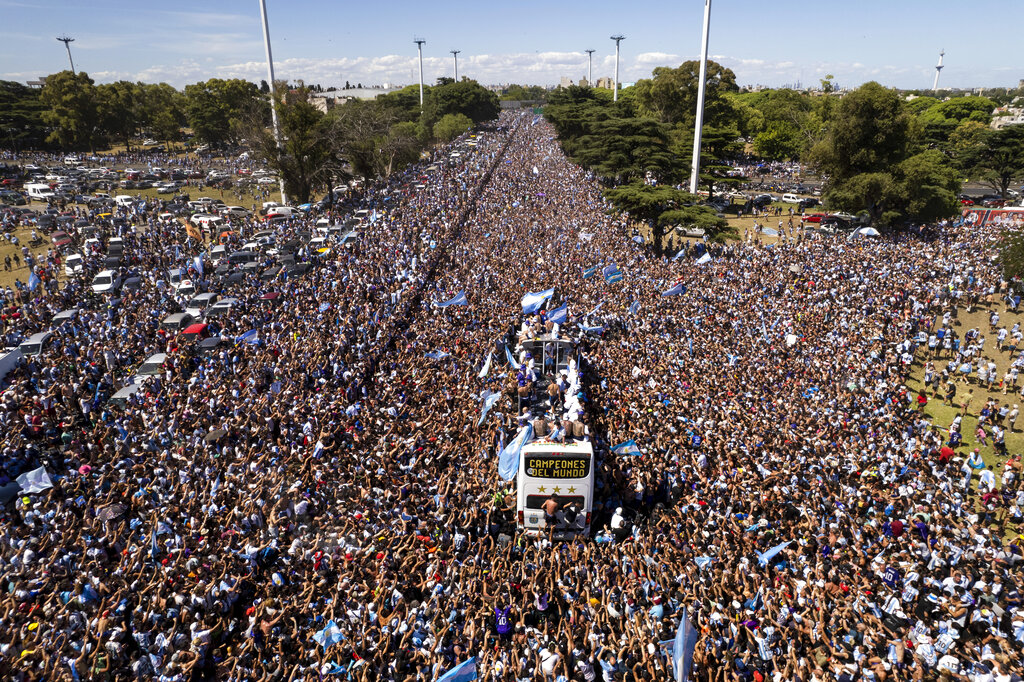 Qatar 2022, festa senza fine in Argentina
