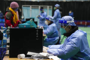 Covid, Cina conta solo morti per polmonite o insufficienza respiratoria