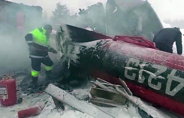 Un elicottero russo MI-8T è andato a fuoco durante l’atterraggio in Russia