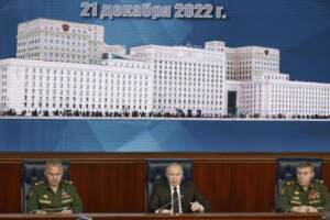 Mosca - Il Presidente russo Vladimir Putin parla durante un incontro con alti ufficiali militari