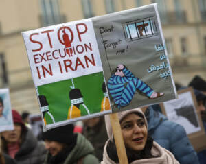 Iran, ambasciatore italiano: “Esecuzioni trattamento disumano”
