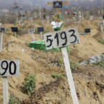Ucraina, a Mariupol scoperte 10mila nuove tombe