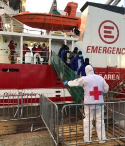 Migranti, Life Support in porto a Livorno