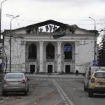 Ucraina, demolito il teatro di Mariupol
