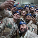 Iraq, Meloni a Erbil: selfie con i soldati italiani