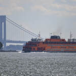 New York, incendio su traghetto: 900 evacuati, 5 feriti