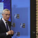 Ucraina, Stoltenberg: “Russia vuole pausa per riorganizzarsi”