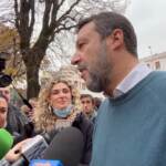 Codice stradale, Salvini: “Metro e mezzo di distanza tra auto e ciclista”