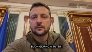 Ucraina, Zelensky annuncia il rientro a Kiev
