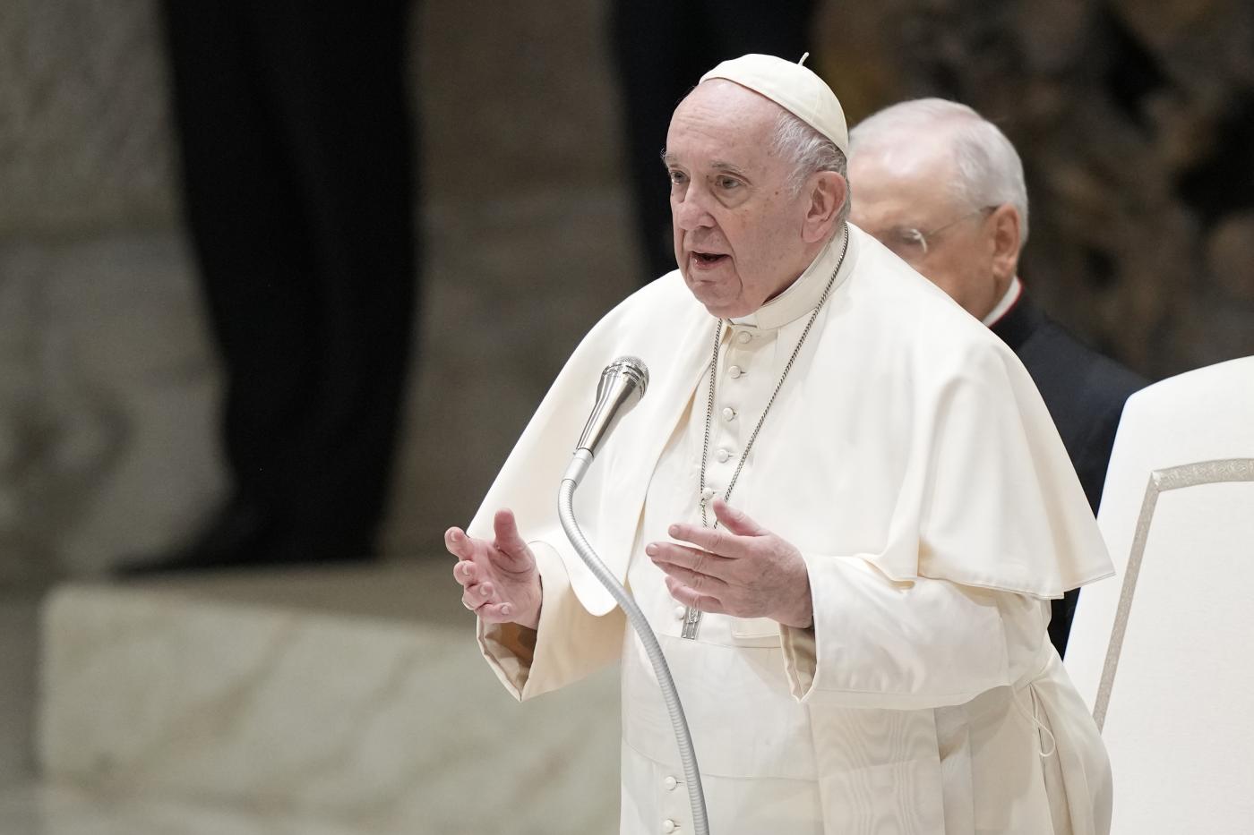Natale, Papa: “Penso a bambini divorati da guerre”