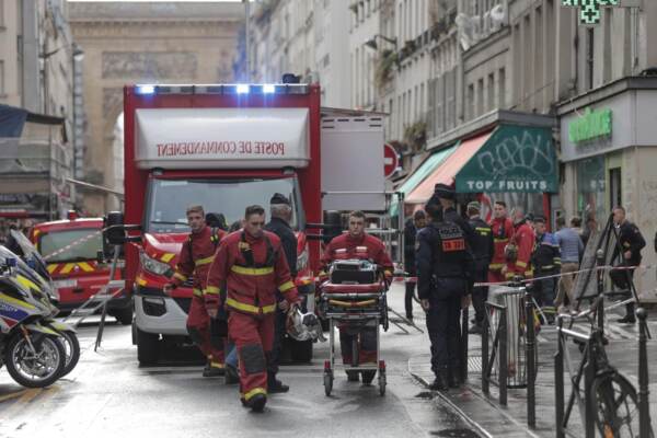 Sparatoria a Parigi, due morti e 4 feriti