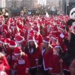 Kosovo, in migliaia alla corsa di Babbo Natale