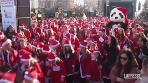 Kosovo, in migliaia alla corsa di Babbo Natale