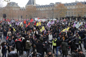 Parigi, marcia curdi in ricordo vittime sparatoria