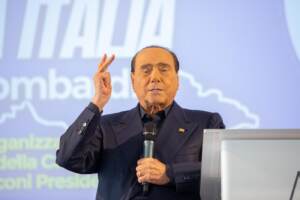 Forza Italia per la Lombardia, Berlusconi presenta simbolo elettorale per le elezioni regionali