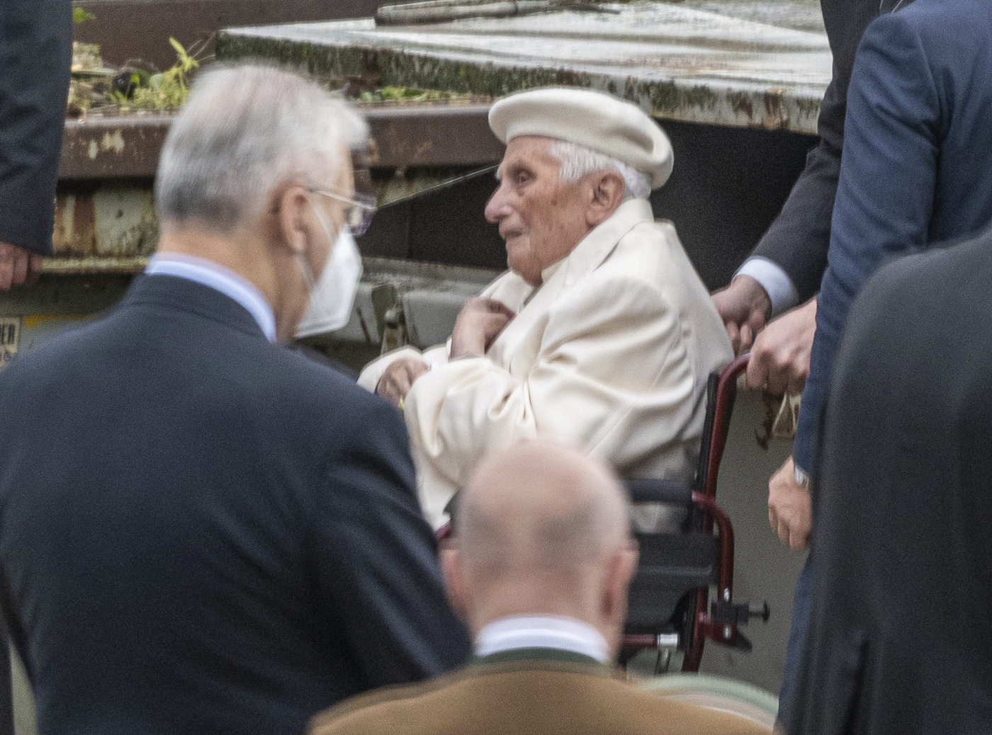 Ratzinger, prosegue causa civile in Germania