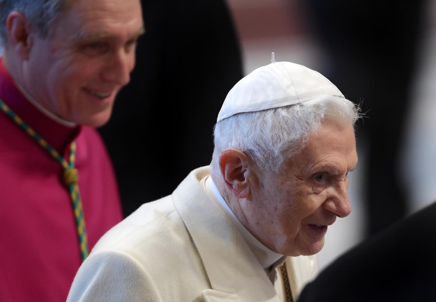 Benedetto XVI, Vaticano: “Condizioni aggravate”