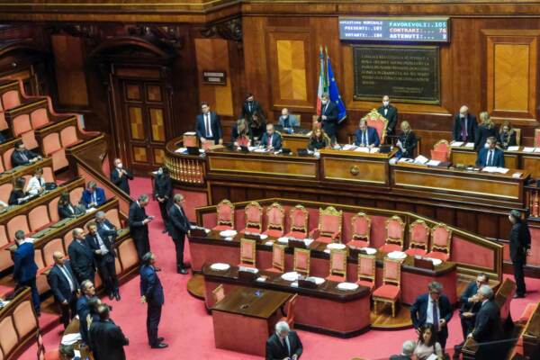 Senato, fiducia su decreto legge aiuti quater