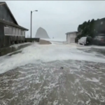 Usa, mareggiate e forti venti sulla West coast