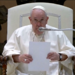 Benedetto XVI, Papa: “Preghiamo per lui, è malato”