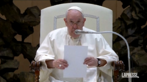 Benedetto XVI, Papa: “Preghiamo per lui, è malato”