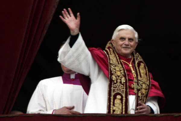 Eletto pontefice sua Santità Papa Benedetto XVI