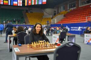 Iran, campionessa scacchi senza velo sfida regime