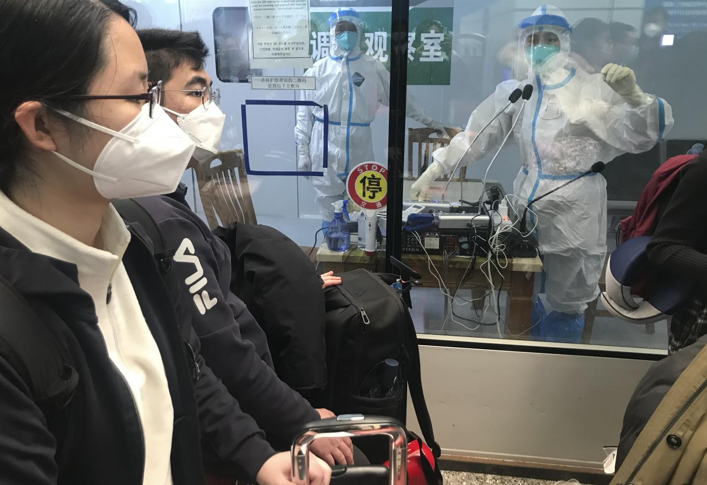 Covid, agenzia Ue: “Test su viaggiatori da Cina ingiustificati”