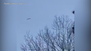 Ucraina, i missili russi solcano il cielo della regione di Kiev