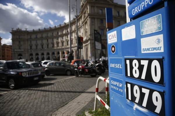 Carburanti, ancora in aumento prezzi alla pompa