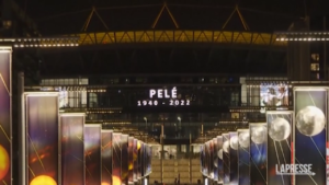 Pelé, lo stadio di Wembley omaggia il Re
