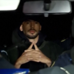 Andrew Tate, l’ex kickboxer portato via da polizia