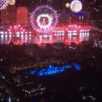 Capodanno, lo spettacolo dei fuochi d’artificio a Londra