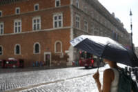 Pioggia estiva in centro a Roma