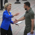 Ucraina, von der Leyen a Zelensky: “Aiuti anche con generatori”