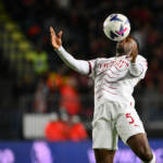 Milan, Ballo-Touré operato: un mese di stop