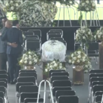 Pelé, la bara nello stadio del Santos