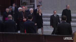 Ratzinger, Mattarella rende omaggio a salma in forma privata