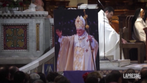Ratzinger, la messa a Parigi alla Basilica del Sacro Cuore