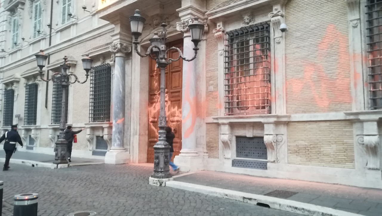 Roma, blitz Senato: in libertà attivisti fermati Roma, blitz Senato: in libertà attivisti fermati