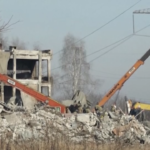 Ucraina, i bombardamenti dei soldati di Kiev nel Donetsk