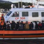 Migranti, hotspot di Lampedusa al collasso