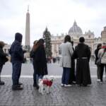 Ratzinger, ultimo giorno di veglia a San Pietro