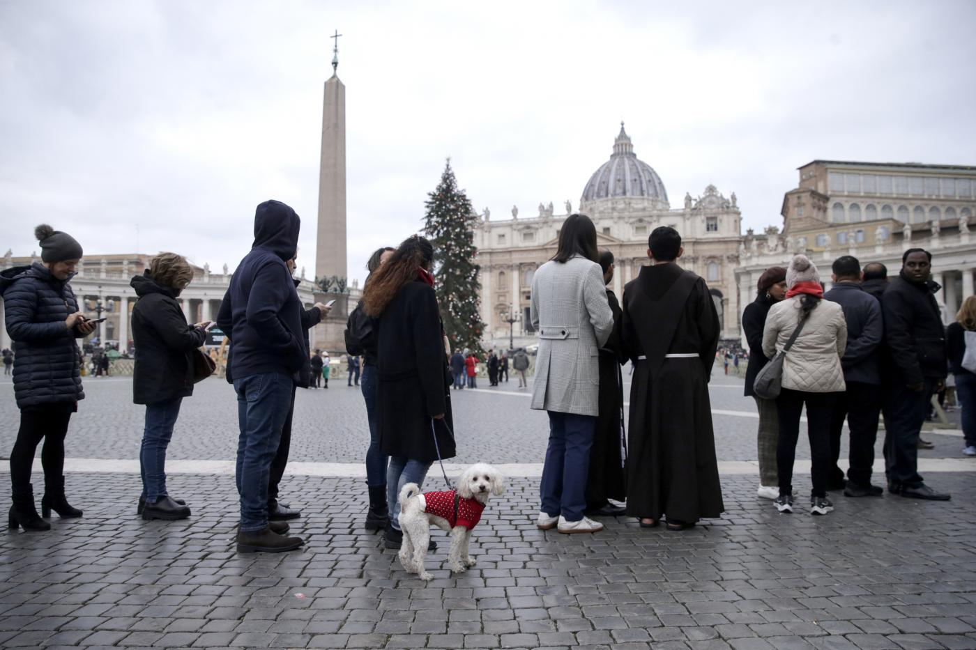 Ratzinger, ultimo giorno di veglia a San Pietro