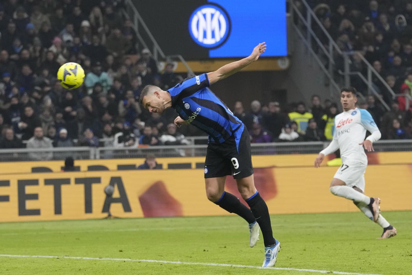 Inter-Napoli 1-0, Dzeko riapre corsa scudetto
