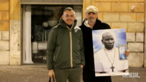 Roma, spuntano le immagini di un Papa nero