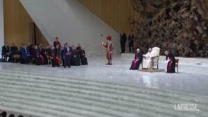 Vaticano, Papa cita Ratzinger: “Chi crede non è mai solo”
